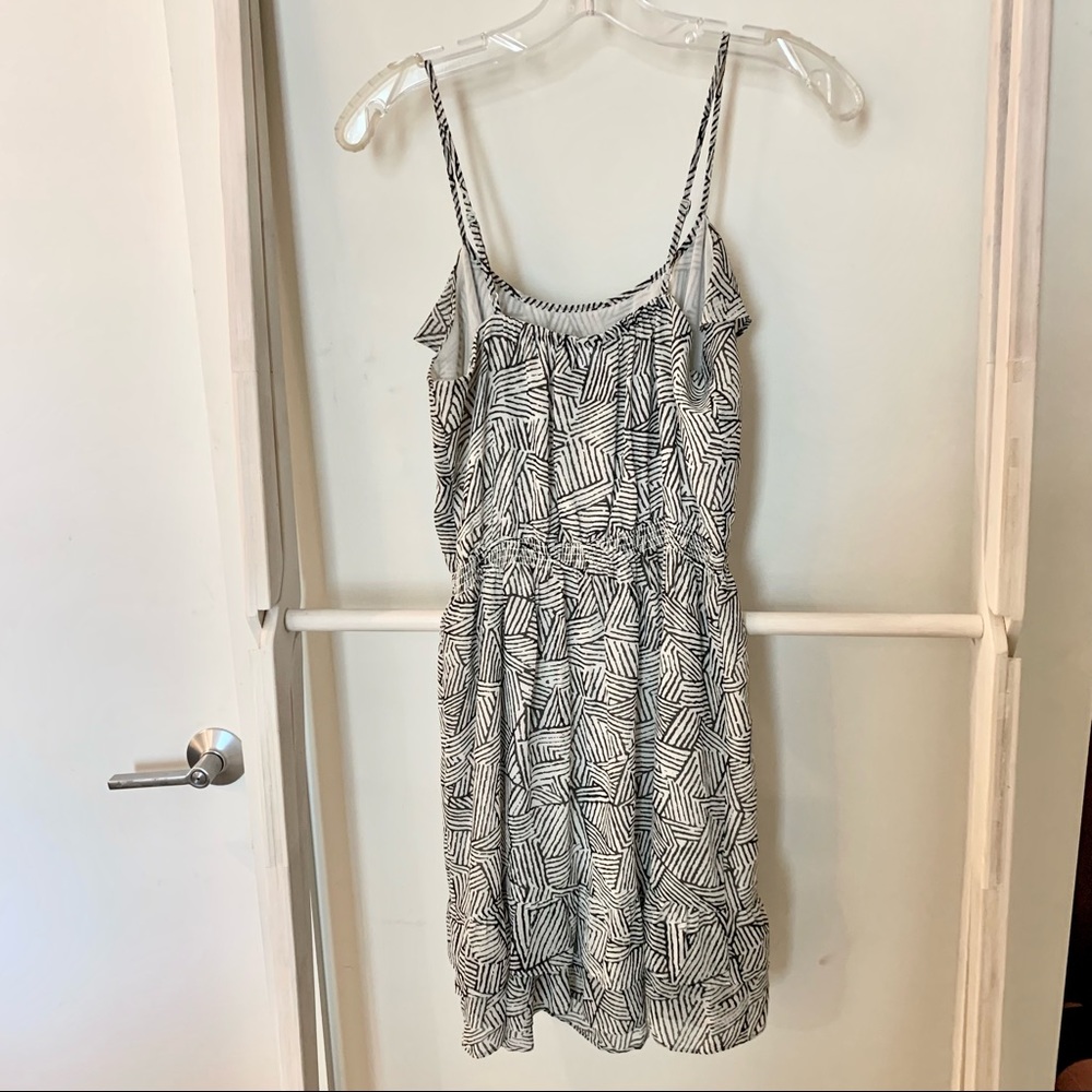 Moda International Geometric Print Dress - Picture 4 of 5
